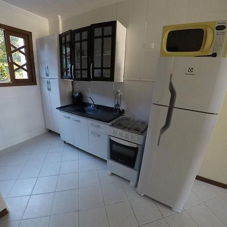 C047 - Ed Las Condes, Centro De Bombinhas Phòng bức ảnh